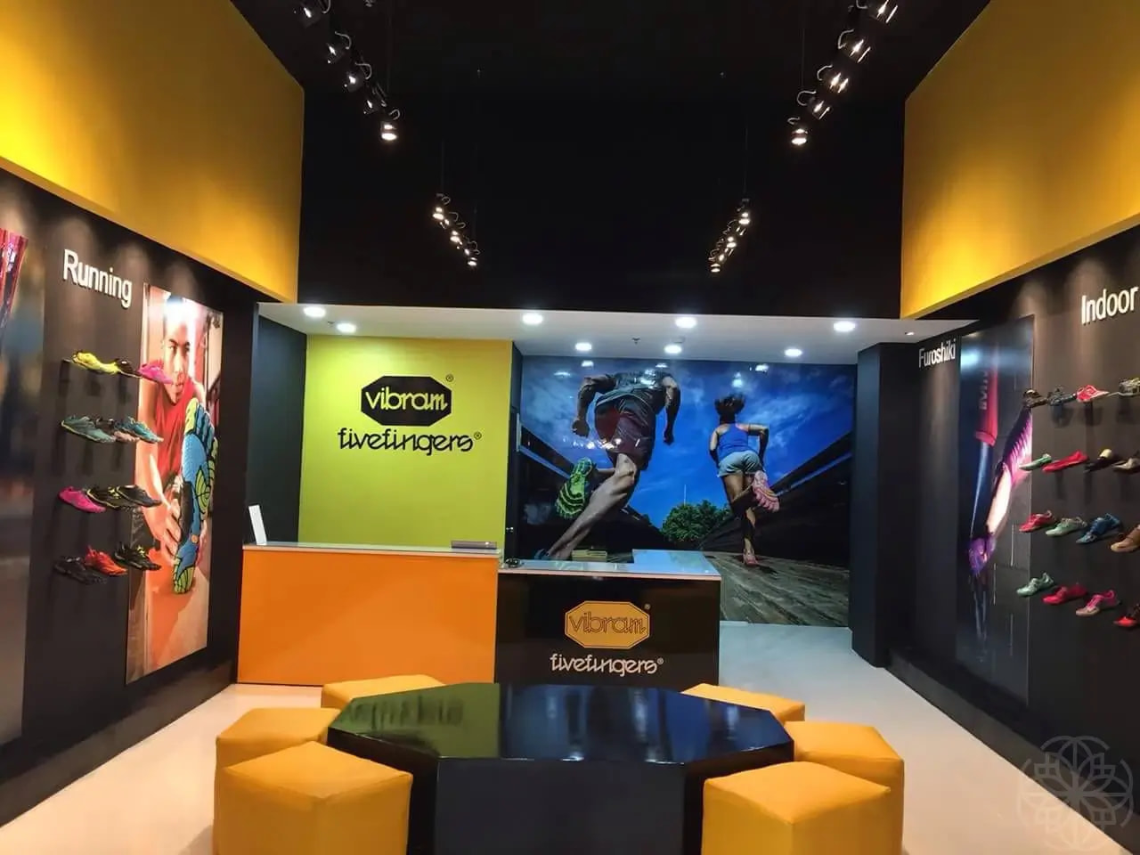 Vibram FiveFingers (Comercial) por Giannina Cappella Interiors — foto 3